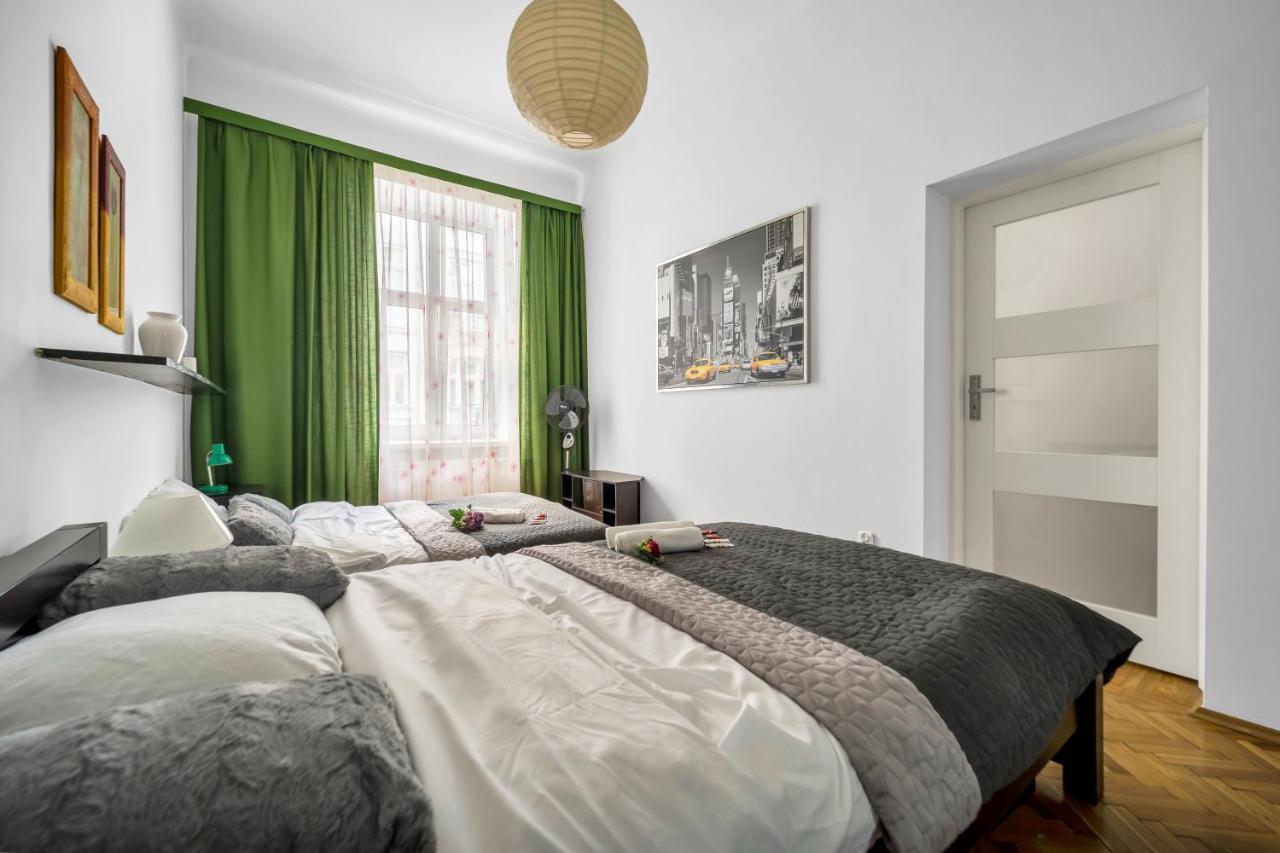 Plac Zbawiciela Spacious - Location, Metro 200m, 53m2 - By Rentujemy Apartment Warsaw
