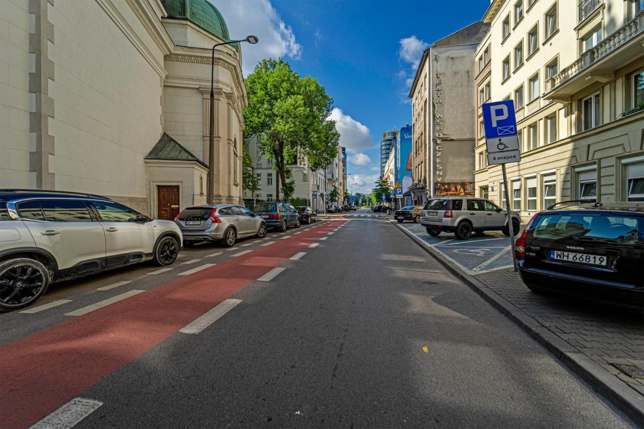 Apartment Plac Zbawiciela Spacious - Location, Metro 200m, 53m2 - By Rentujemy Warsaw