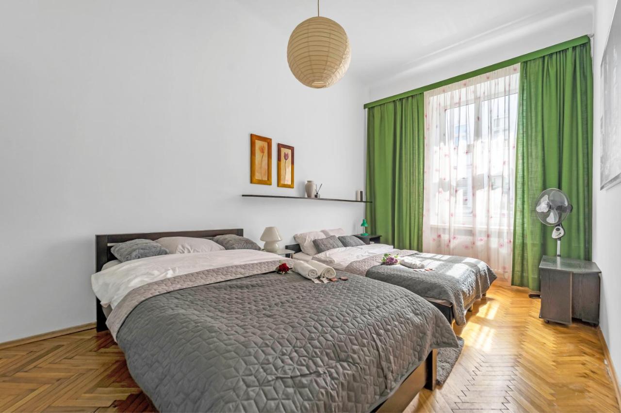 Plac Zbawiciela Spacious - Location, Metro 200m, 53m2 - By Rentujemy Apartment