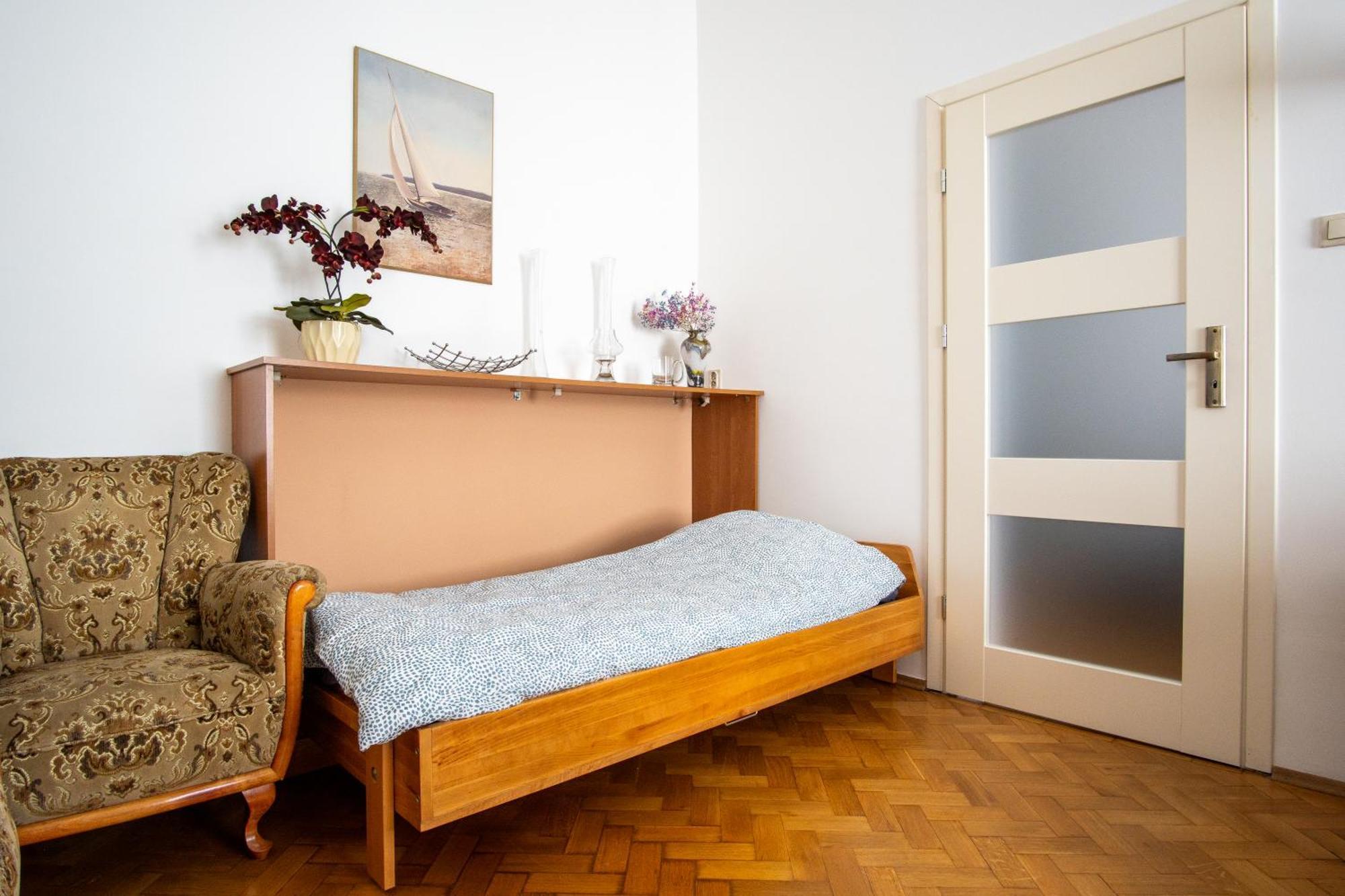 Plac Zbawiciela Spacious - Location, Metro 200m, 53m2 - By Rentujemy Apartment Warsaw