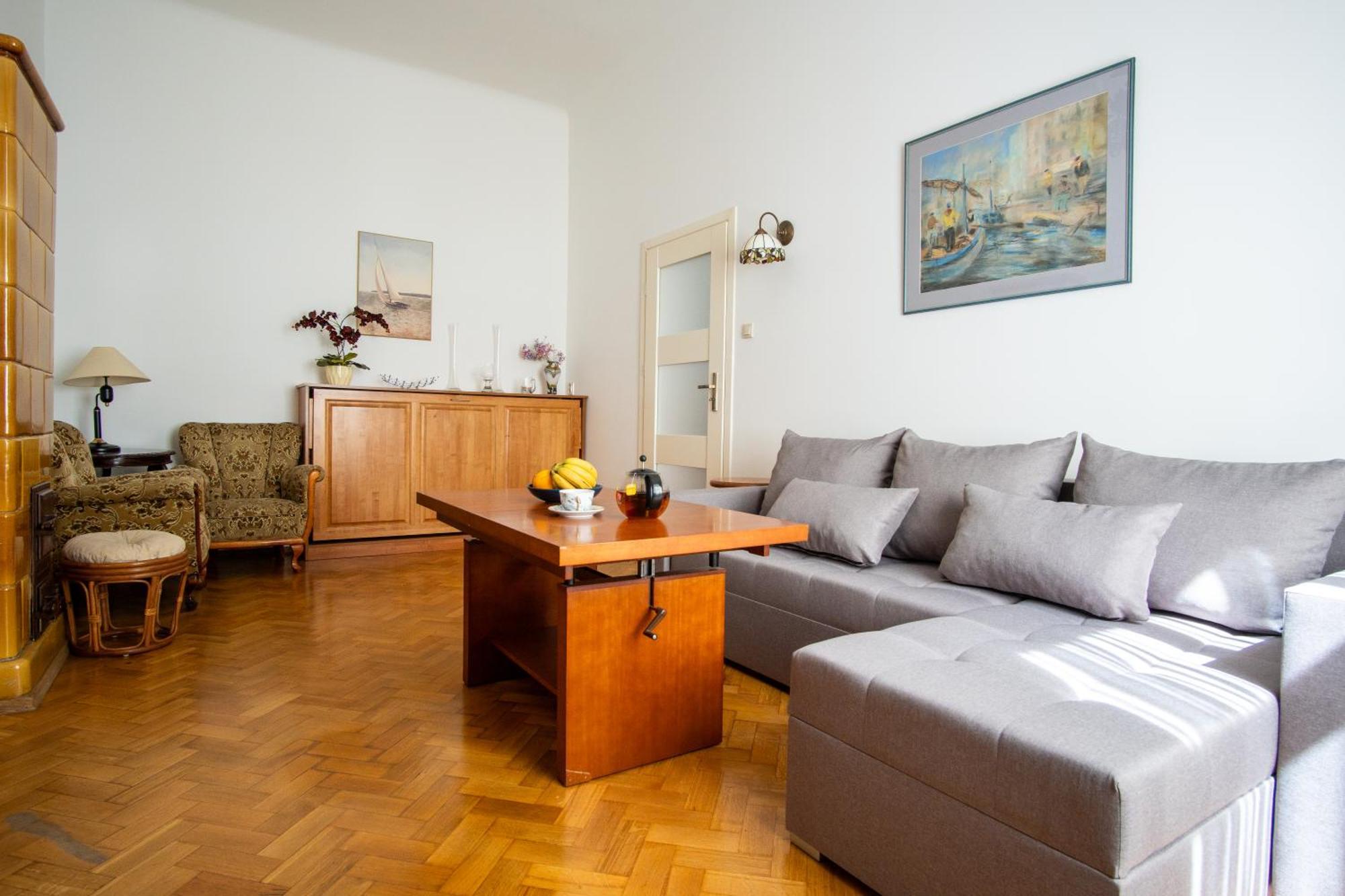 Apartment Plac Zbawiciela Spacious - Location, Metro 200m, 53m2 - By Rentujemy